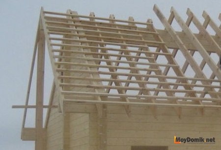 Строительство крыши и устройство потолка дома по финской технологии