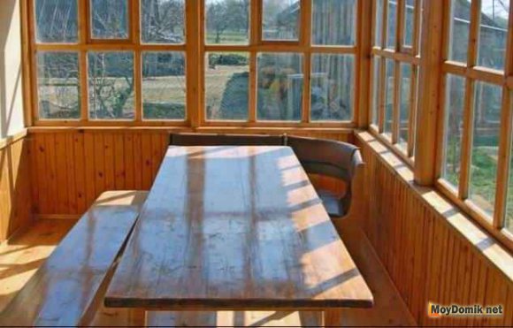 Остекление веранд и террас деревянными рамами