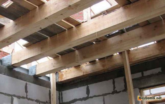 Устройство перекрытия по деревянным балкам