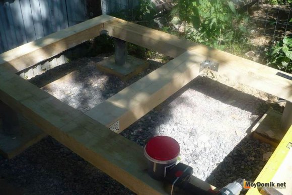 Установка поперечной лаги каркаса