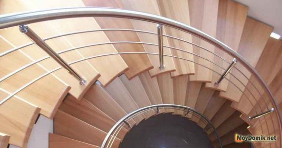 Ограждения лестниц – металлические и деревянные