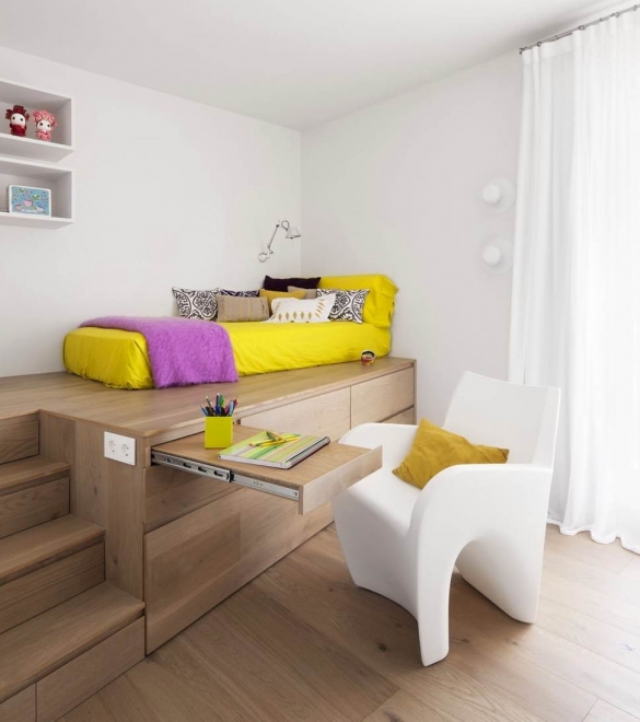 Подиум в комнате для девочки