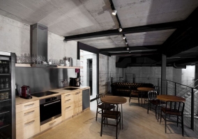 Дизайн лофт в интерьере кухни студии