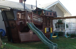 Детский пиратский домик-корабль