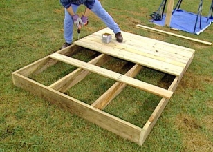 Устройство пола для детского домика из дерева