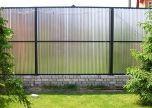 Забор из профнастила с алюмоцинковым покрытием