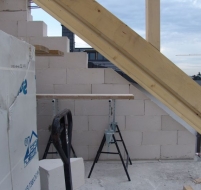 Кладка фронтона из подрезанного газобетона