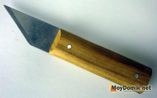 Сапожный нож для снятия краски с окон