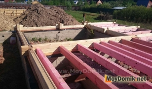 Деревянные балки перекрытия пола